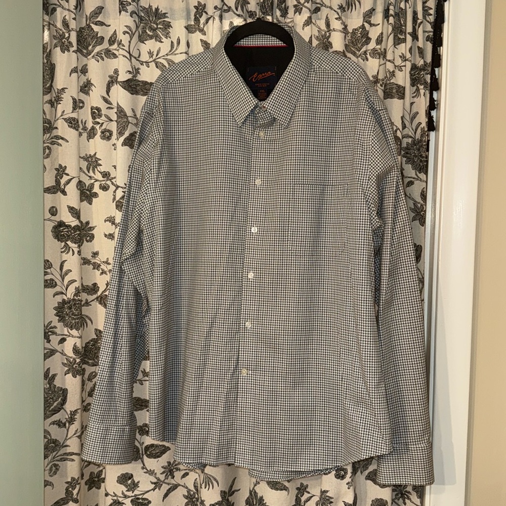 Men’s Dress Shirt
XXL
Cotton Stretch Fabric